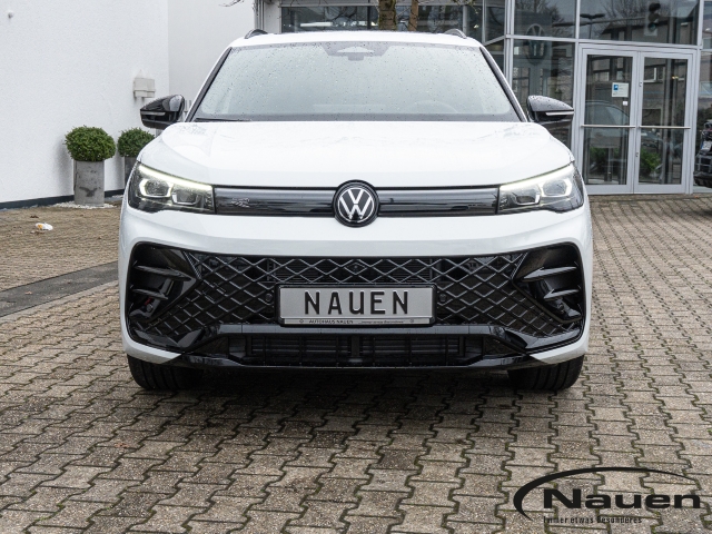 Tiguan R-Line 2.0 TSI 4Motion DSG HUD AHK Panodach Navi