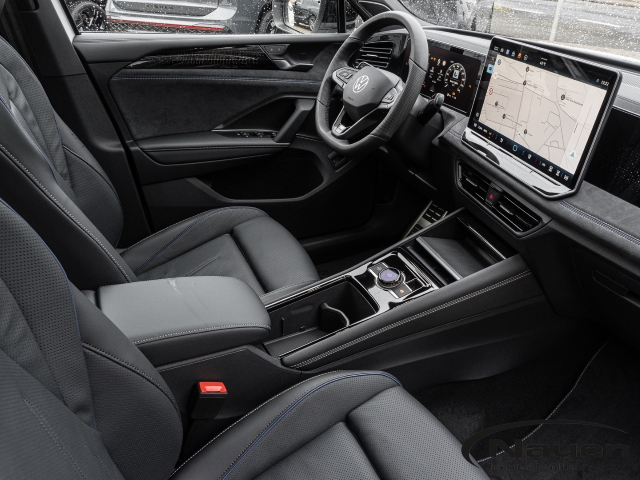Tiguan R-Line 2.0 TSI 4Motion DSG HUD AHK Panodach Navi