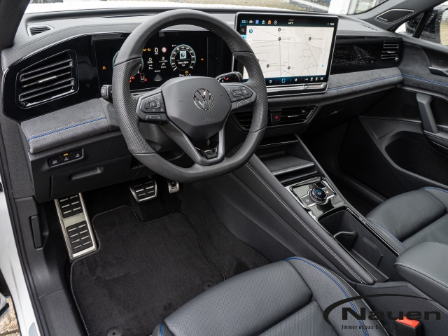 Tiguan R-Line 2.0 TSI 4Motion DSG HUD AHK Panodach Navi
