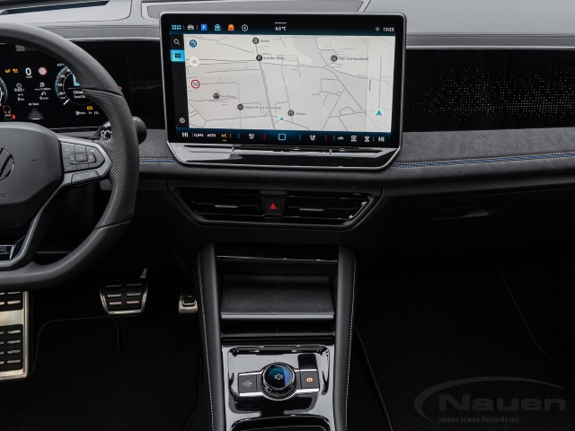 Tiguan R-Line 2.0 TSI 4Motion DSG HUD AHK Panodach Navi