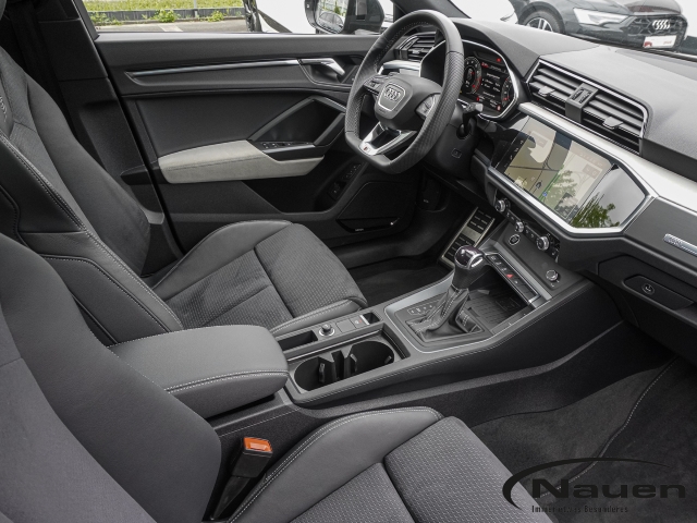 Q3 Sportback S line *AHK*PANO*STAND.HZG.*SONOS*MATRIX*
