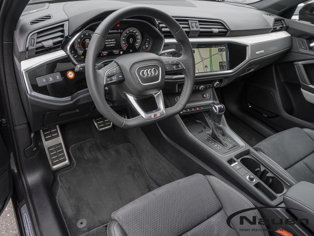 Q3 Sportback S line *AHK*PANO*STAND.HZG.*SONOS*MATRIX*