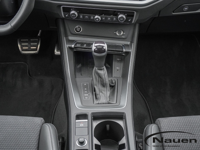 Q3 Sportback S line *AHK*PANO*STAND.HZG.*SONOS*MATRIX*