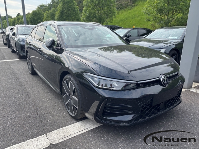 Passat Variant 4Motion R-Line *AHK*PANO*MATRIX*ACC*
