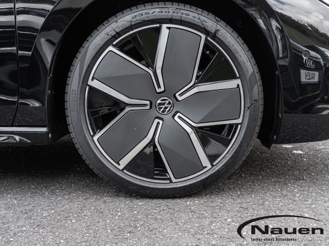 Passat Variant 4Motion R-Line *AHK*PANO*MATRIX*ACC*