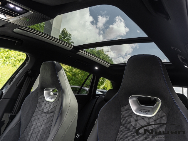 Passat Variant 4Motion R-Line *AHK*PANO*MATRIX*ACC*