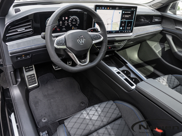 Passat Variant 4Motion R-Line *AHK*PANO*MATRIX*ACC*