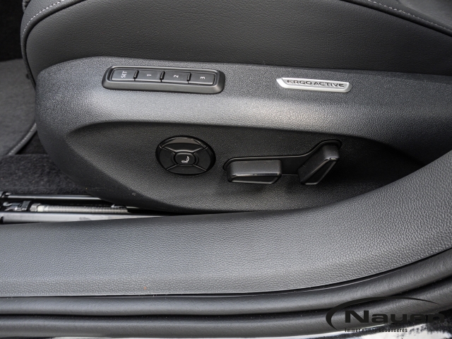 Passat Variant 4Motion R-Line *AHK*PANO*MATRIX*ACC*