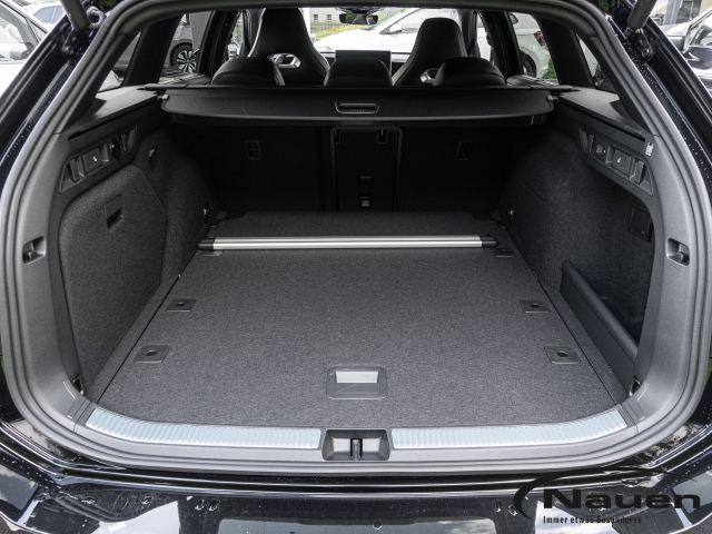 Passat Variant 4Motion R-Line *AHK*PANO*MATRIX*ACC*