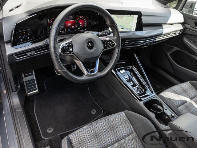 Golf GTE DSG *ACC*PANO*NAVI*CLIMATRONIC*SHZ+LHZ*