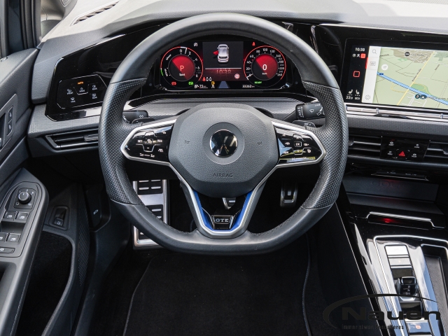 Golf GTE DSG *ACC*PANO*NAVI*CLIMATRONIC*SHZ+LHZ*
