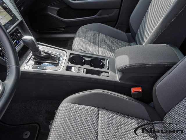 Passat Variant DSG Conceptline *NAVI*KAMERA*APP-CONNECT*CLIMATRONIC*