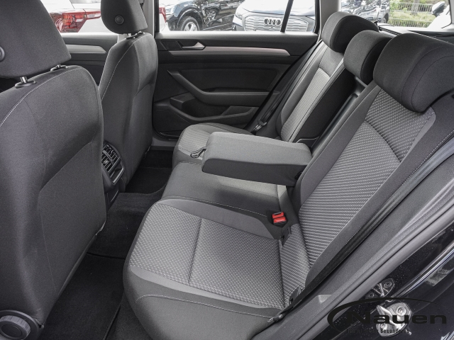 Passat Variant DSG Conceptline *NAVI*KAMERA*APP-CONNECT*CLIMATRONIC*