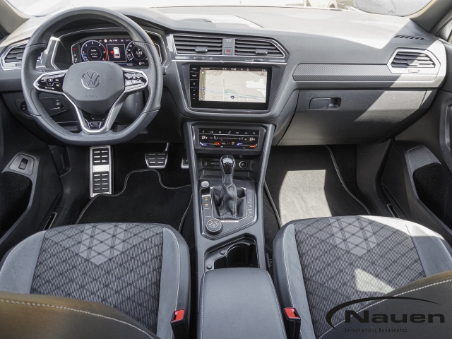 Tiguan Allspace R-Line 4MOTION *7-SITZER*AHK*PANO*KAMERA*HUD*
