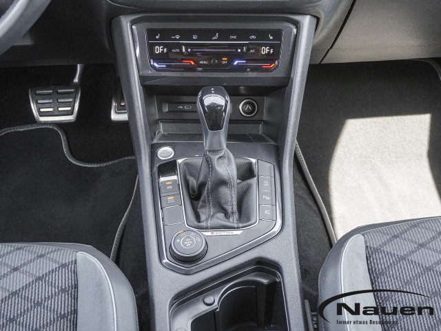 Tiguan Allspace R-Line 4MOTION *7-SITZER*AHK*PANO*KAMERA*HUD*