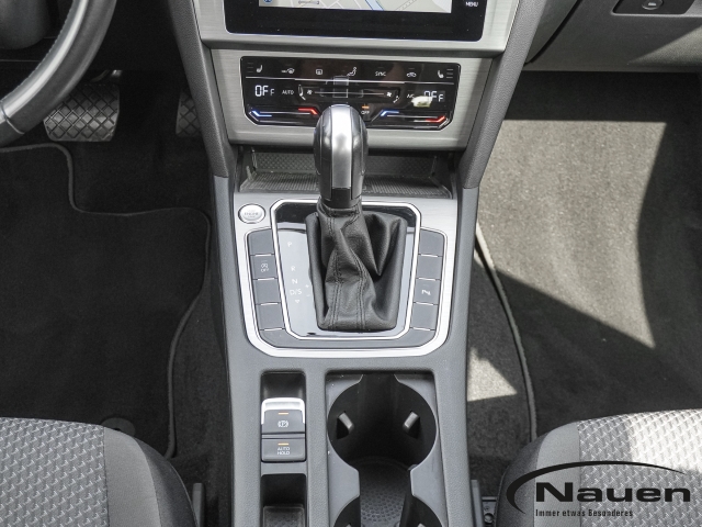 Passat Variant Conceptline DSG *NAVI*KAMERA*LED*SHZ*APP-CONNECT*
