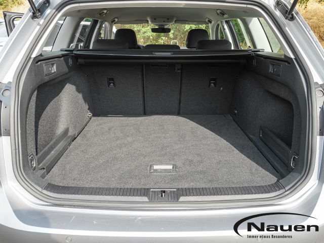 Passat Variant Conceptline DSG *NAVI*KAMERA*LED*SHZ*APP-CONNECT*