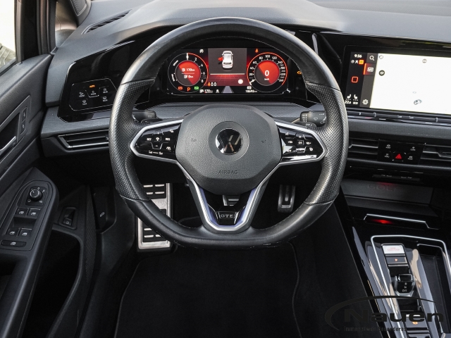 Golf GTE DSG *AHK*PANO*ACC*NAVI*LHZ+SHZ*BLACK-STYLE*