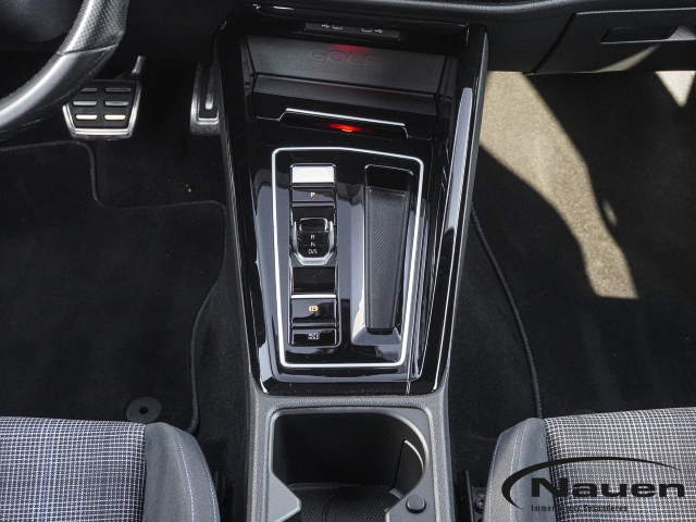 Golf GTE DSG *AHK*PANO*ACC*NAVI*LHZ+SHZ*BLACK-STYLE*