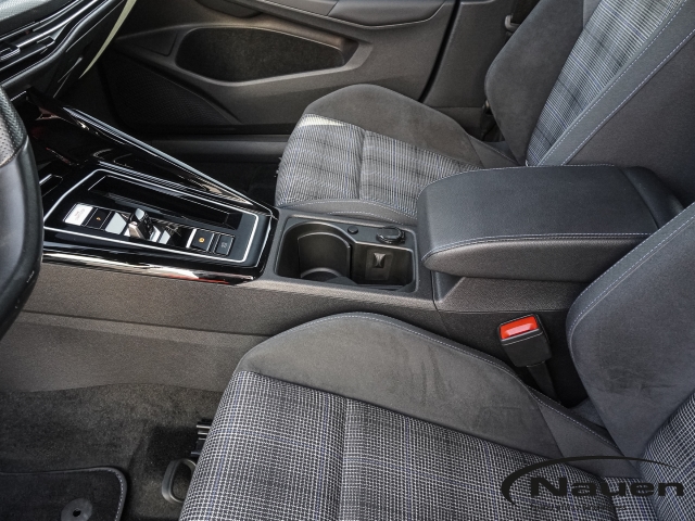 Golf GTE DSG *AHK*PANO*ACC*NAVI*LHZ+SHZ*BLACK-STYLE*