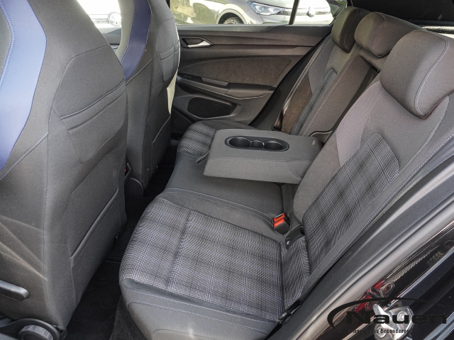 Golf GTE DSG *AHK*PANO*ACC*NAVI*LHZ+SHZ*BLACK-STYLE*