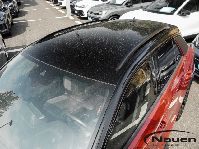 T-Roc R-Line *ACC*KAMERA*NAVI*BLACK-STYLE*SHZ*APP-CONNECT*