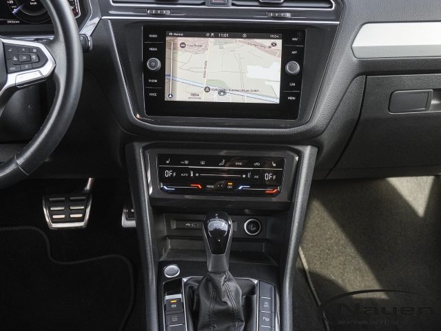Tiguan Allspace Move DSG *7-SITZER*AHK*ACC*MATRIX*NAVI*