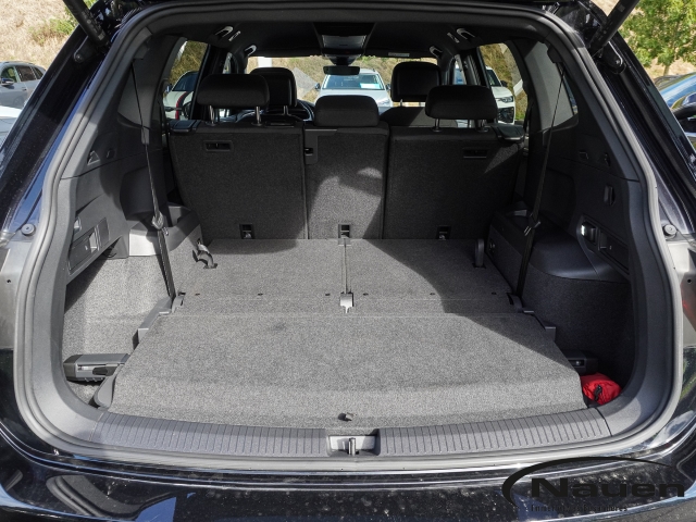 Tiguan Allspace Move DSG *7-SITZER*AHK*ACC*MATRIX*NAVI*