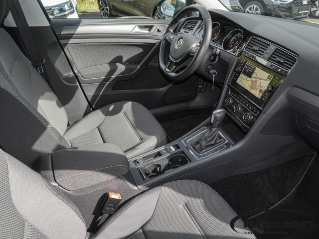 Golf Variant VII 1.5 TSI DSG Comfortline Navi Soundsystem LED Dyn. Kurvenlicht