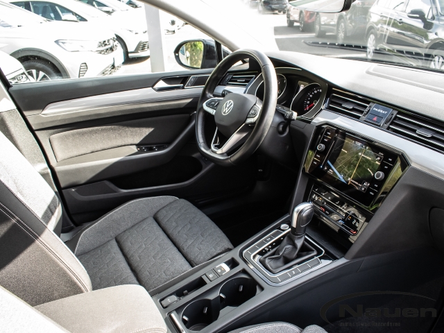 Passat Variant Business DSG +ACC+NAVI+KAMERA+CLIMATRONIC+APP-CONNECT+