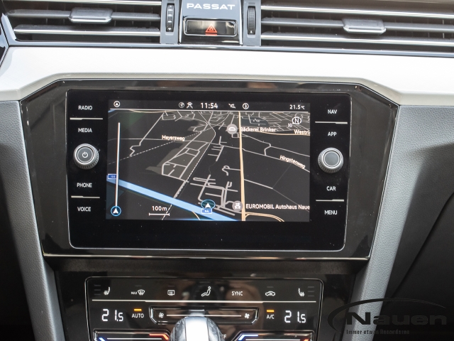Passat Variant Business DSG +ACC+NAVI+KAMERA+CLIMATRONIC+APP-CONNECT+