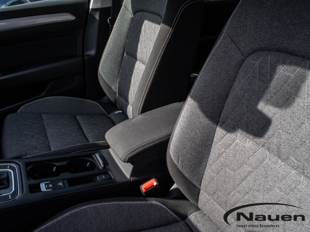 Passat Variant Business DSG +ACC+NAVI+KAMERA+CLIMATRONIC+APP-CONNECT+