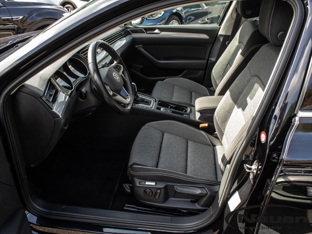 Passat Variant Business DSG +ACC+NAVI+KAMERA+CLIMATRONIC+APP-CONNECT+