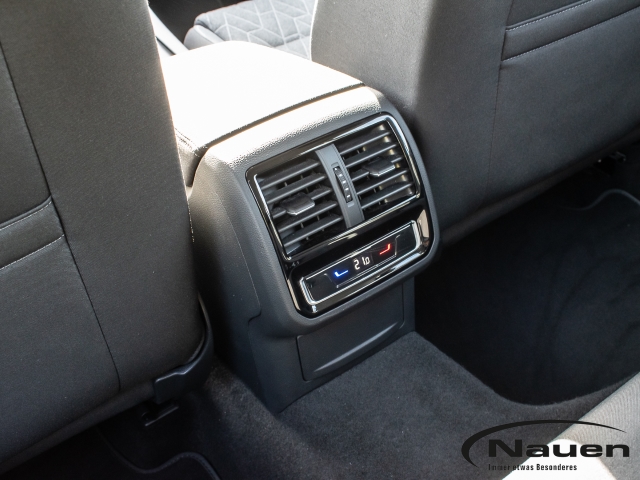 Passat Variant Business DSG +ACC+NAVI+KAMERA+CLIMATRONIC+APP-CONNECT+