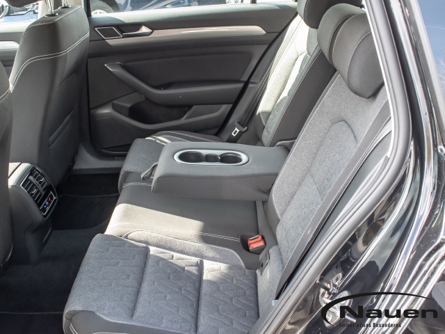 Passat Variant Business DSG +ACC+NAVI+KAMERA+CLIMATRONIC+APP-CONNECT+