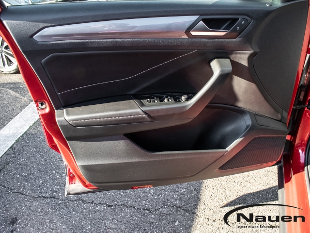 T-Roc 1.5 TSI DSG Style Navi LED ACC Apple CarPlay Android Auto