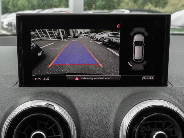 Q2 35 TFSI S-line INTERFACE,KAMERA,SHZ