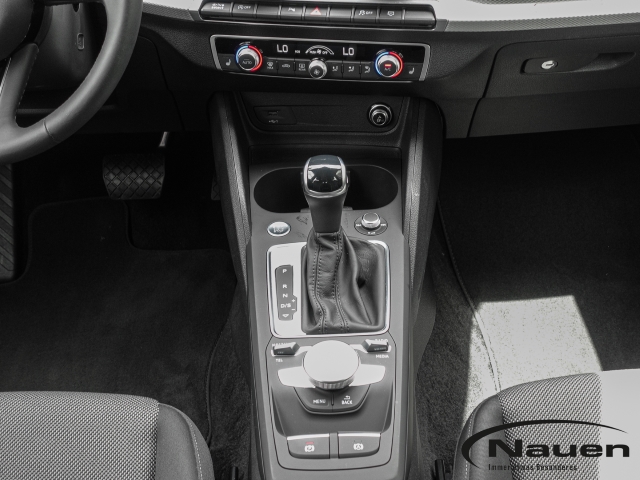 Q2 35 TFSI S-line INTERFACE,KAMERA,SHZ