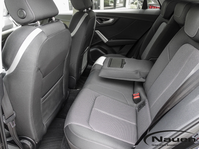 Q2 35 TFSI S-line INTERFACE,KAMERA,SHZ