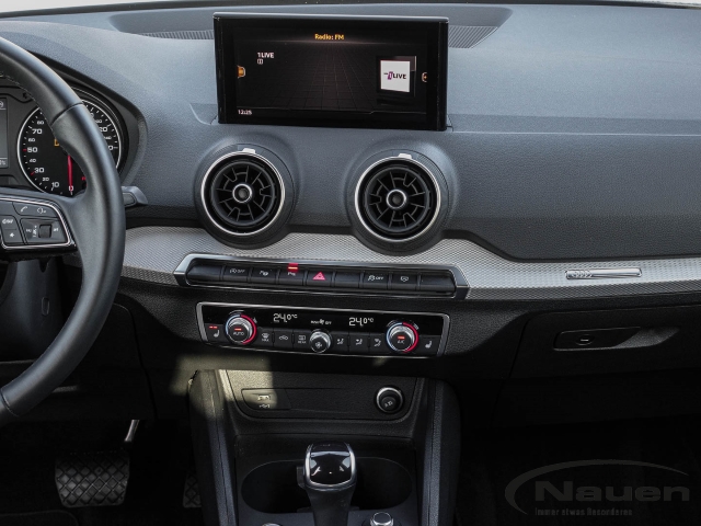 Q2 35 TFSI S tronic advanced Kamera, Tempo, CarPlay