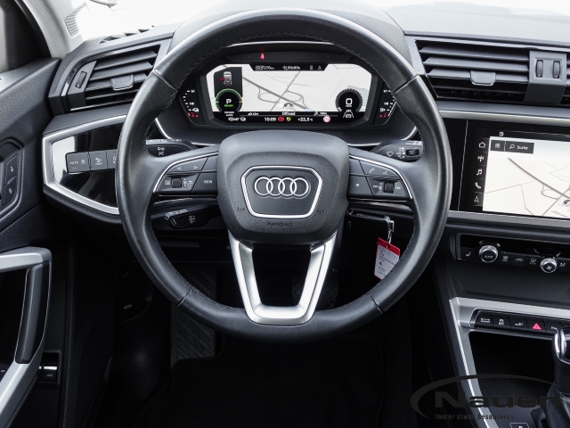 Q3 45 TFSI e LED, Rückfahrkamera, Navi