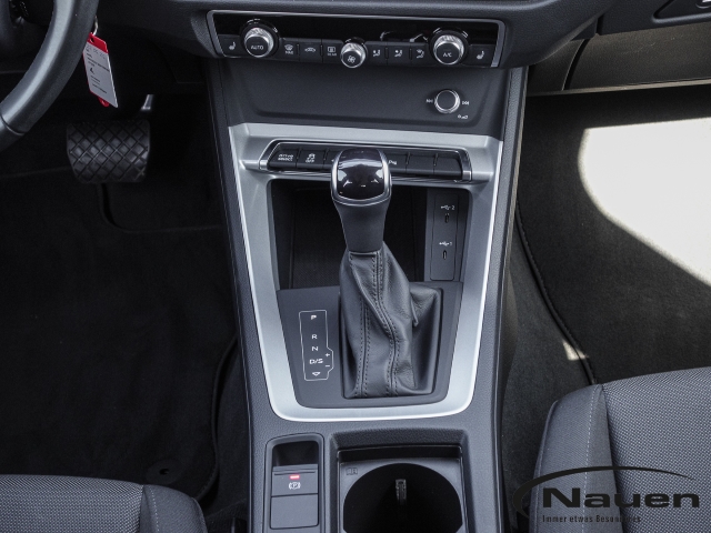 Q3 45 TFSI e LED, Rückfahrkamera, Navi