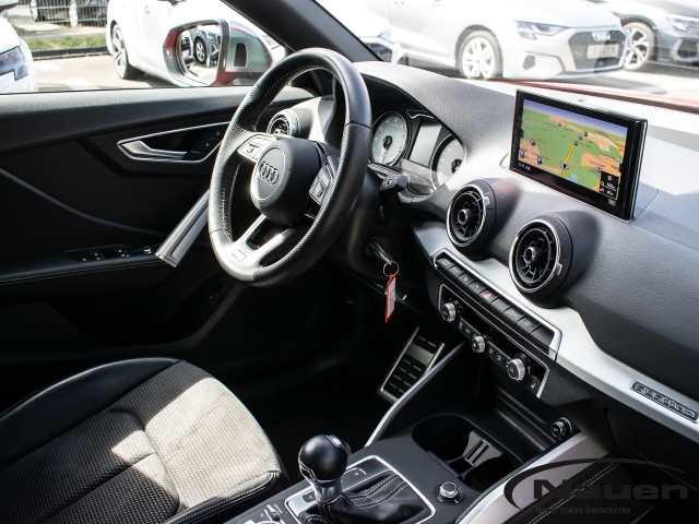 SQ2 2.0 TFSI quattro Navi Leder Soundsystem LED