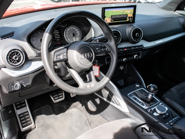 SQ2 2.0 TFSI quattro Navi Leder Soundsystem LED
