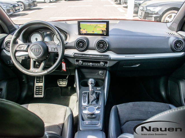 SQ2 2.0 TFSI quattro Navi Leder Soundsystem LED