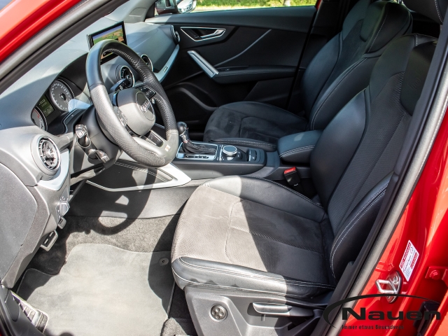 SQ2 2.0 TFSI quattro Navi Leder Soundsystem LED
