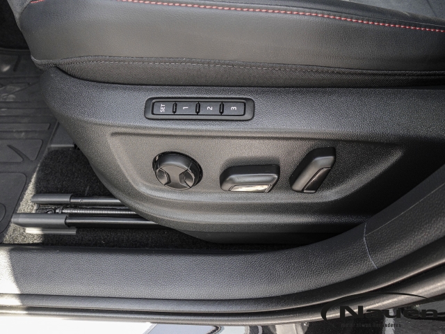 Ateca FR 4Drive 2.0 TDI AHK Navi Digitales Cockpit 360 Kamera