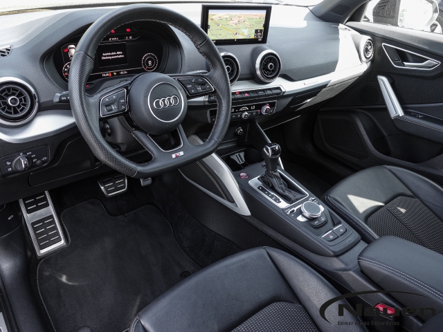 SQ2 2.0 TFSI S-tronic Pano, Optik, VC, Matrix, Kamera