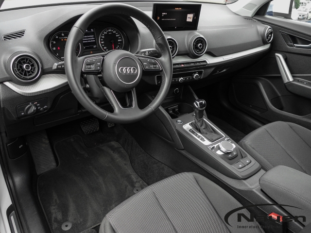 Q2 35 TFSI advanced Navi LED Apple CarPlay