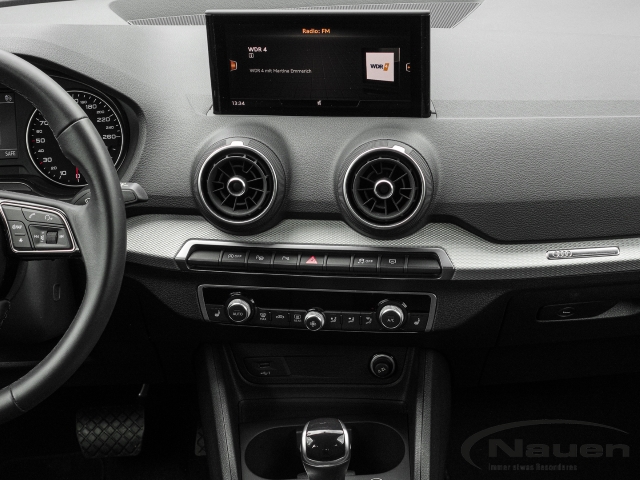 Q2 35 TFSI advanced Navi LED Apple CarPlay